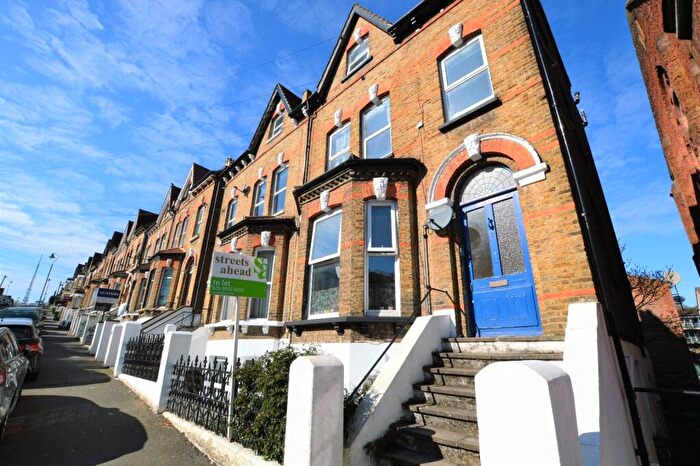 1 Bedroom Apartment To Rent In Waldegrave Road, London, SE19