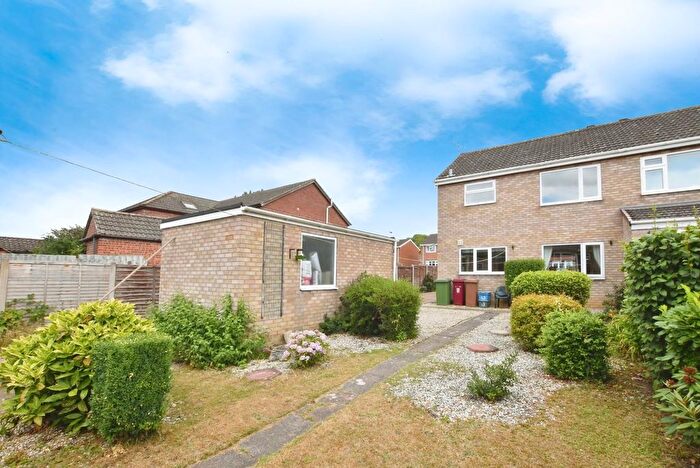 3 Bedroom Semi-Detached House For Sale In Bodmin Close, Scunthorpe, DN17