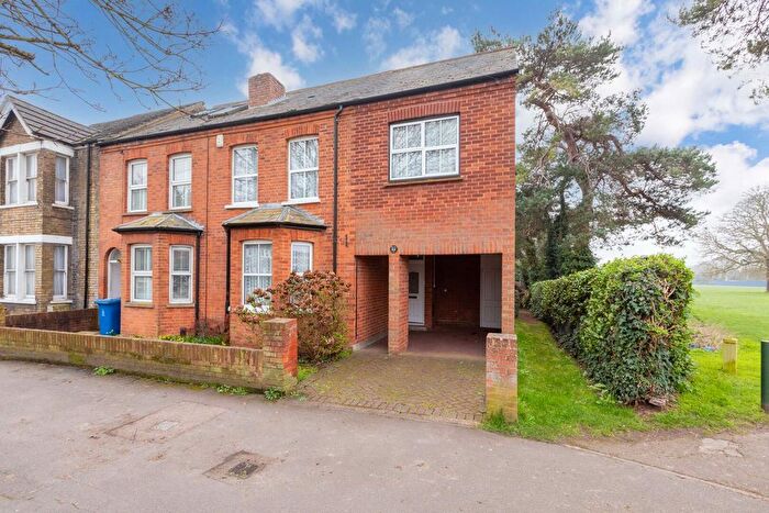 3 Bedroom Property For Sale In Maidenhead Road, Windsor, SL4