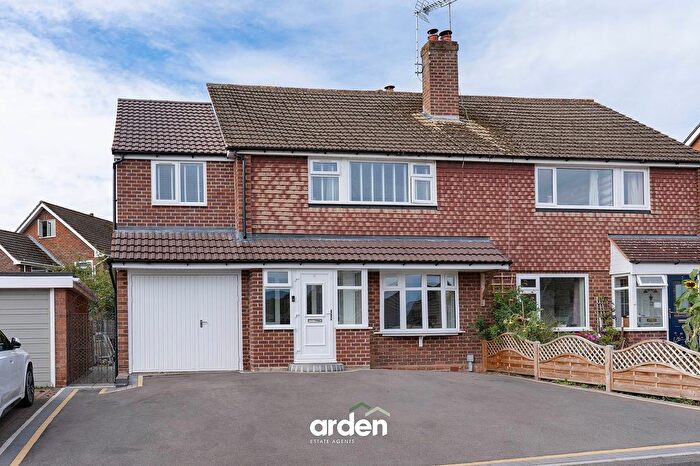 4 Bedroom Semi-detached House For Sale In Hinton Avenue, Alvechurch, B48