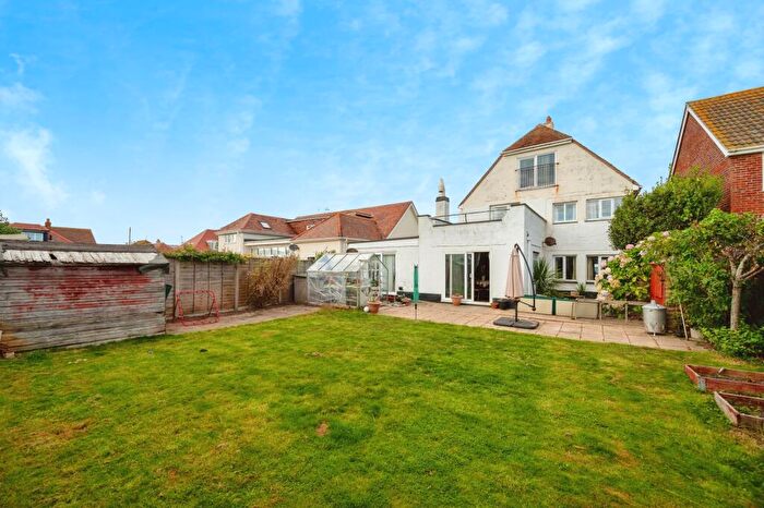 5 Bedroom Detached House For Sale In Manor Way, Hayling Island, Hampshire, PO11
