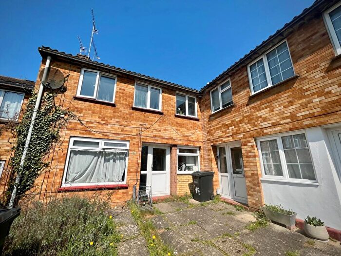 1 Bedroom House To Rent In Bradshaws, Hatfield, AL10