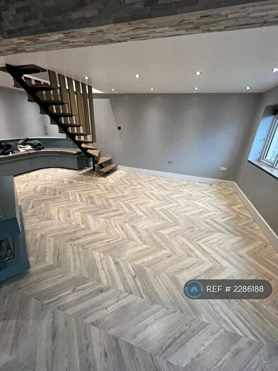 3 Bedroom Terraced House To Rent In Alport Grove, Glossop, SK13