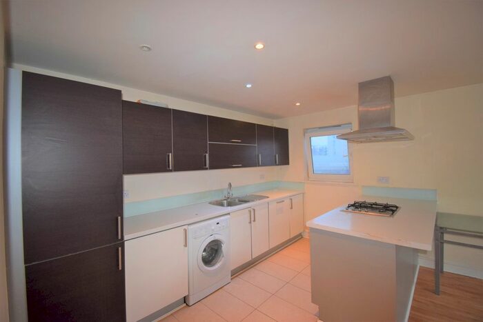 2 Bedroom Flat To Rent In Perrymans Farm Road, Ilford, IG2