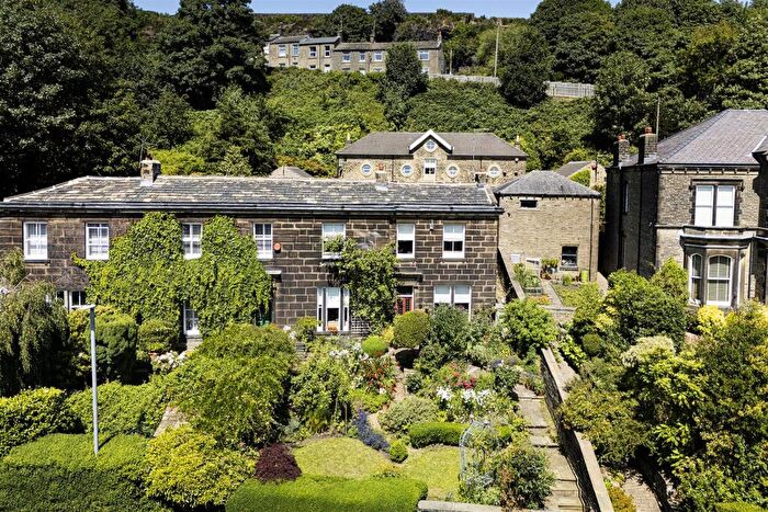 4 Bedroom End Of Terrace House For Sale In Longwood Gate, Longwood, Huddersfield, HD3