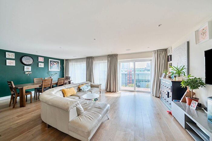 3 Bedroom Flat For Sale In Beaufort Square, Golding House, NW9