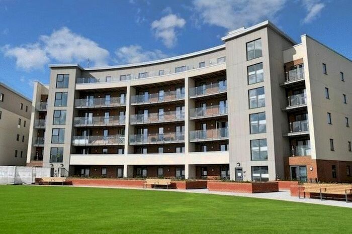 2 Bedroom Flat To Rent In Gemini Park, Borehamwood, WD6