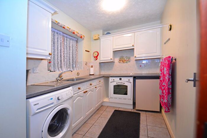 1 Bedroom Flat For Sale In Canterbury Road, Sittingbourne, ME10