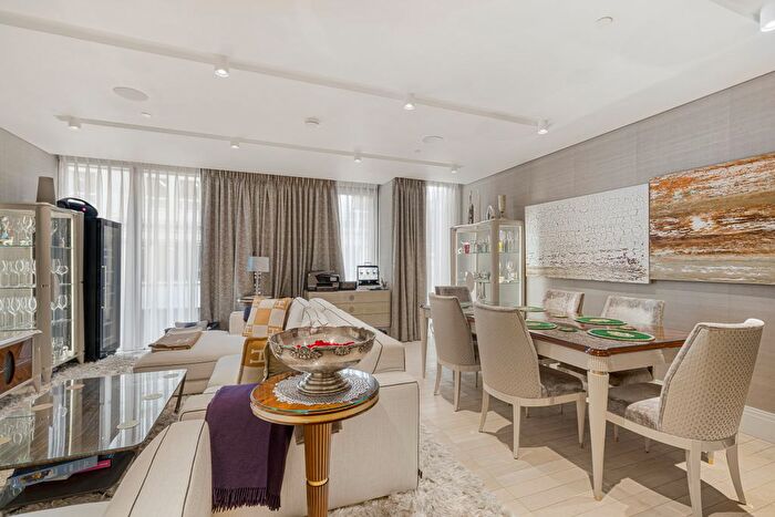 2 Bedroom Flat For Sale In Cork Street, Mayfair, W1S