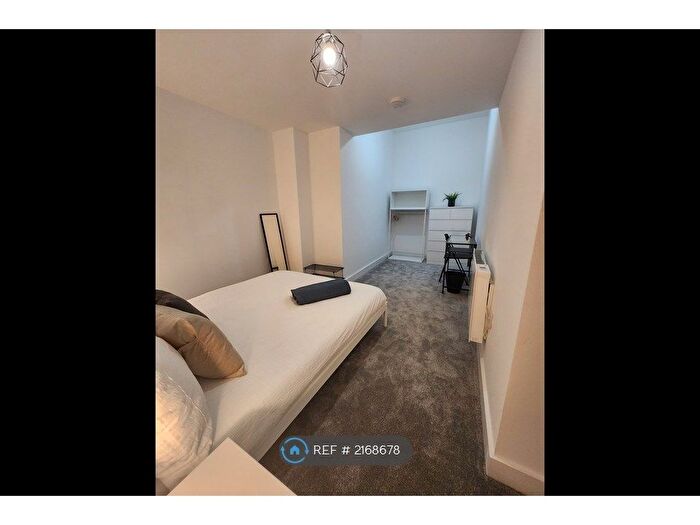 3 Bedroom Flat To Rent In Bath Road, Arnos Vale, Bristol, BS4