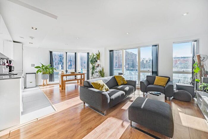 2 Bedroom Flat To Rent In Caspian Wharf, Bow, London, E3