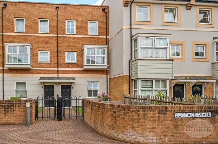 4 Bedroom Terraced House For Sale In Cottage Walk, Godalming, Surrey, GU7