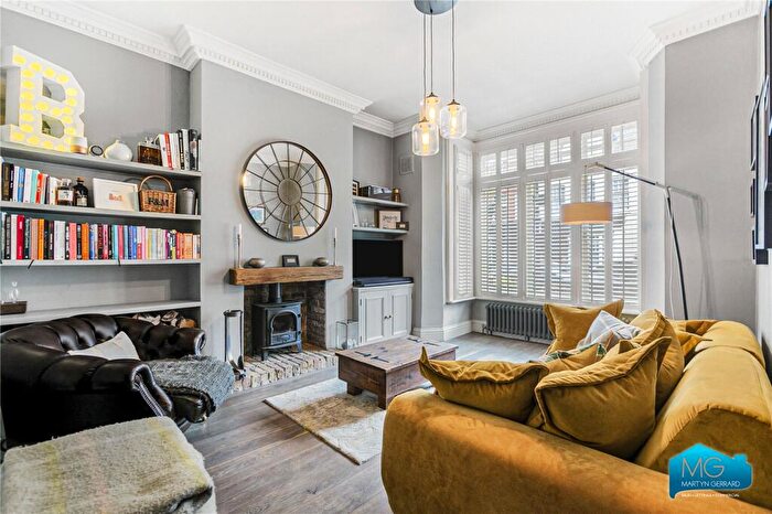 2 Bedroom Maisonette For Sale In Nelson Road, Crouch End, London, N8