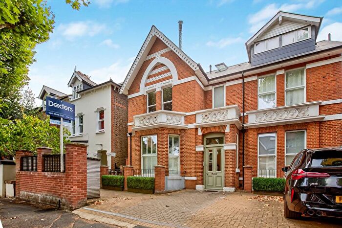 1 Bedroom Flat For Sale In Heathfield Road, Acton, W3