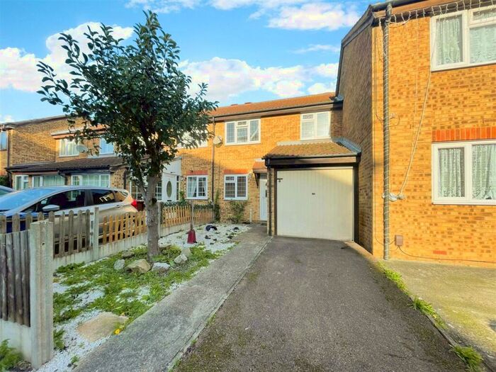 3 Bedroom House To Rent In Falcon Avenue, Grays, RM17