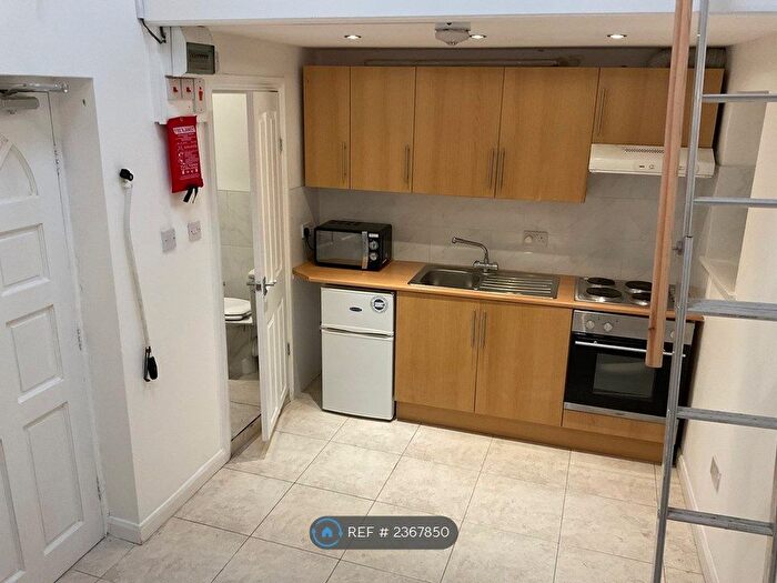Studio To Rent In London, London, NW10