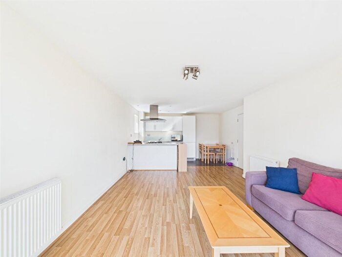 2 Bedroom Flat For Sale In Ducaine Apartments, Merchant Street, Bow, E3