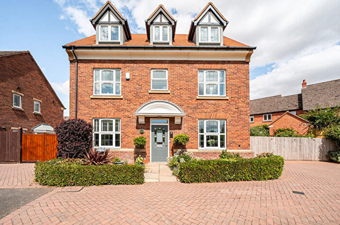 5 Bedroom Detached House For Sale In Rotherham Close, Cawston, Rugby, CV22