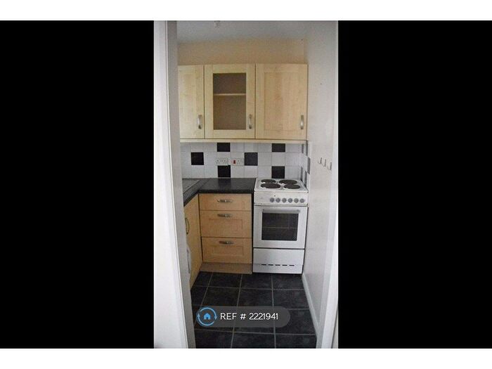 1 Bedroom Flat To Rent In Churchill Avanue, Aylesbury, HP21