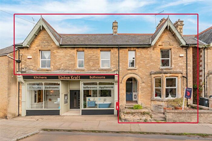 6 Bedroom Town House For Sale In West Street, Oundle, Northamptonshire, PE8