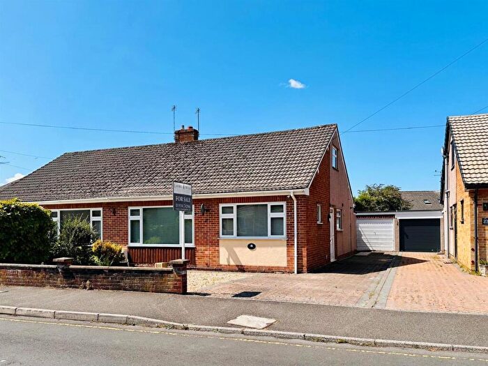 3 Bedroom Semi-Detached Bungalow For Sale In St. Andrews Road, Cheddar, BS27