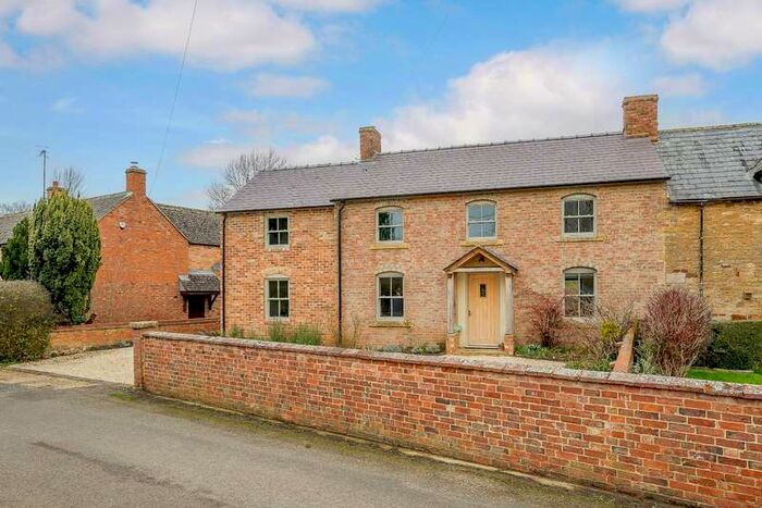 4 Bedroom Semi-Detached House For Sale In Brookfield, Cherington, Shipston-on-stour, Warwickshire, CV36