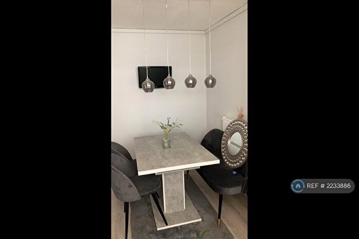 2 Bedroom Maisonette To Rent In Constable Avenue, Leicester, LE4