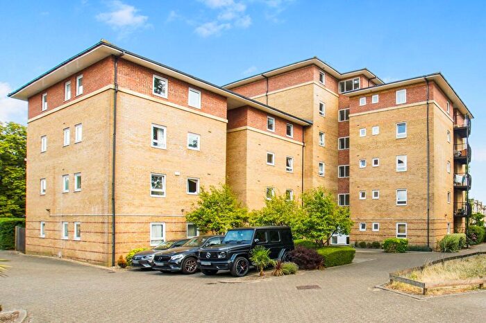 2 Bedroom Flat For Sale In Martock Gardens, Wincanton Court, N11