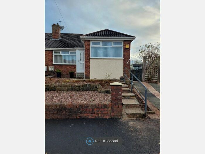 3 Bedroom Bungalow To Rent In Amberley Close, Wigan, WN2