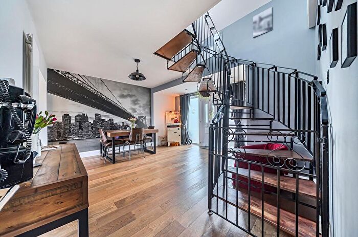 5 Bedroom Detached House For Sale In Fuller Avenue, Corsham, SN13