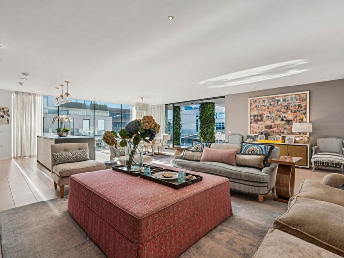 3 Bedroom Apartment To Rent In Radstock Street, London, SW11