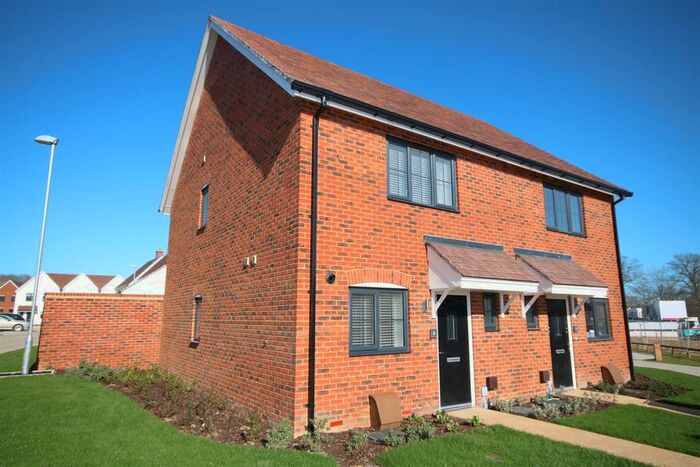 2 Bedroom Property To Rent In Mallow Road, Willesborough, Ashford, TN24