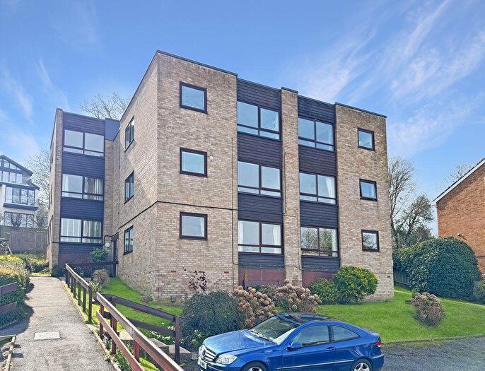 2 Bedroom Apartment For Sale In Queens Road, Cowes, PO31