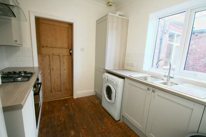 2 Bedroom Flat To Rent In Chillingham Road, Heaton, Newcastle Upon Tyne, NE6