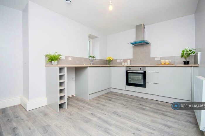 1 Bedroom Flat To Rent In Rochdale Road, Bacup, OL13