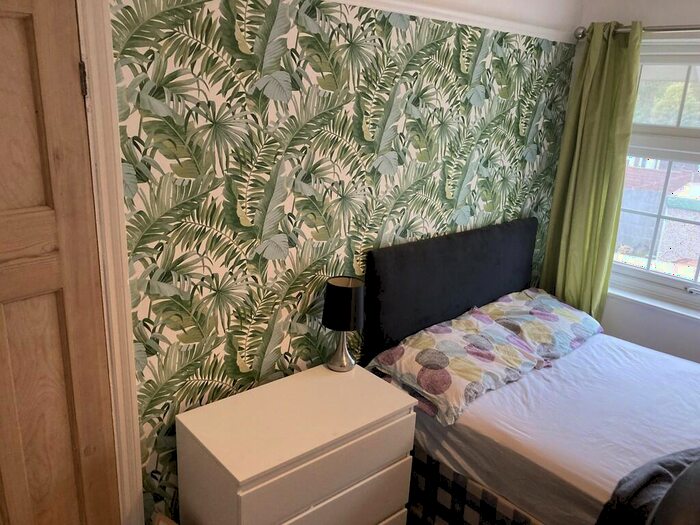 3 Bedroom Semi-Detached House To Rent In Varden Avenue, Beeston, NG9