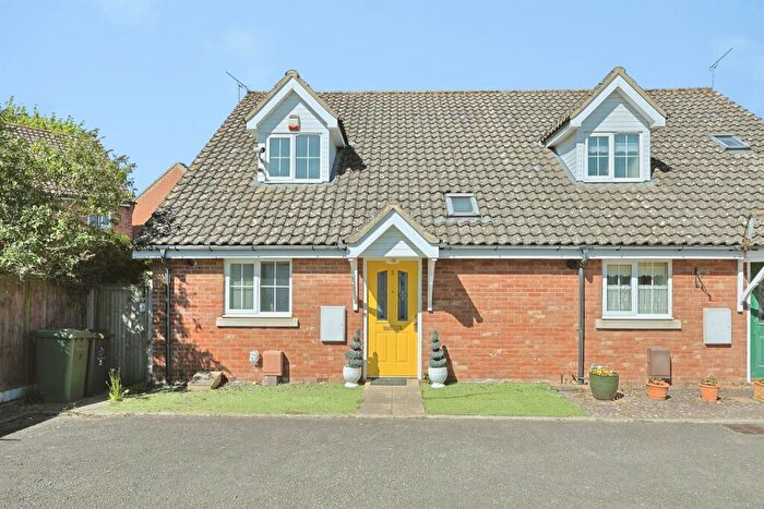 2 Bedroom Bungalow For Sale In Oakleigh Drive, Swaffham, PE37