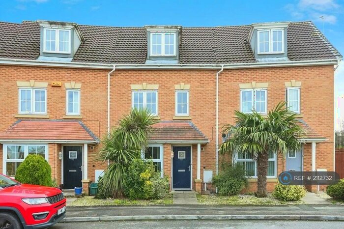 4 Bedroom Terraced House To Rent In Brompton Road, Hamilton, Leicester, LE5