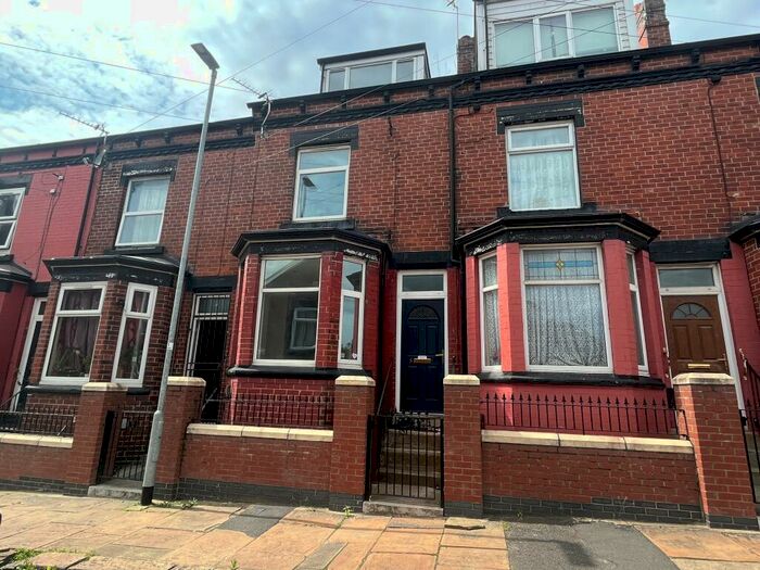 4 Bedroom House To Rent In Cross Green Crescent, Leeds, LS9