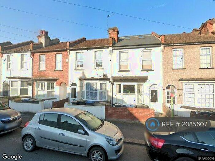 2 Bedroom Terraced House To Rent In Sanderstead Road, South Croydon, CR2