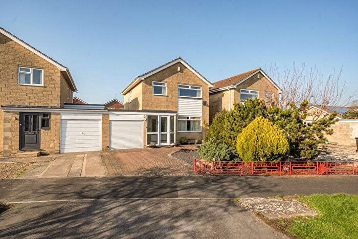 3 Bedroom Detached House For Sale In Canford Close, Nythe, Swindon, SN3