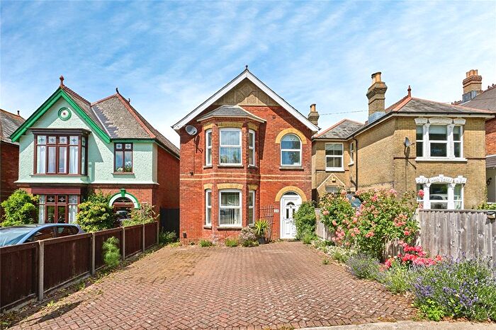 3 Bedroom Detached House For Sale In Victoria Grove, East Cowes, Isle Of Wight, PO32