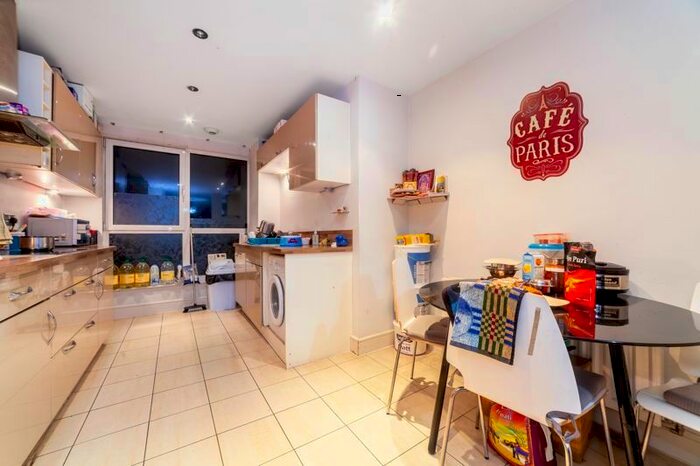 2 Bedroom Flat To Rent In London Road, Croydon, CR0