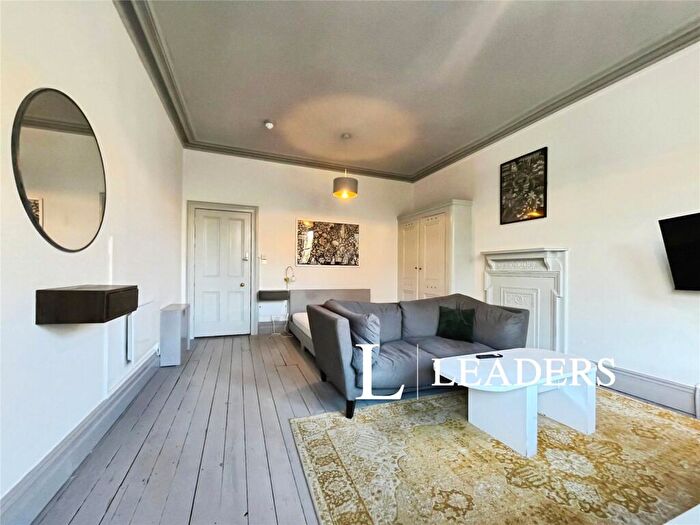 Studio To Rent In The Drive, Hove, East Sussex, BN3