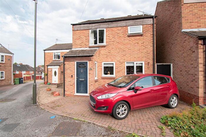 3 Bedroom Detached House For Sale In The Spinney, Ripley, DE5