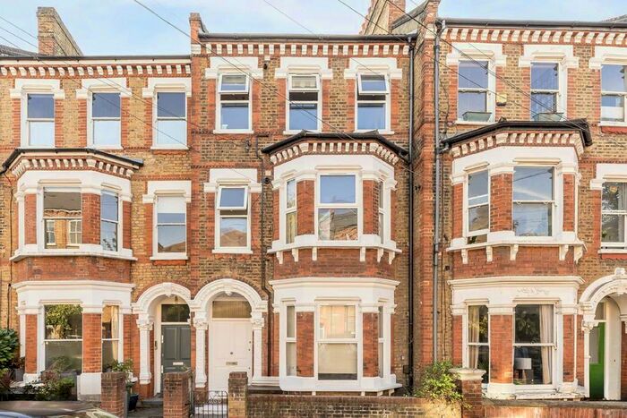 2 Bedroom Flat To Rent In Kendoa Road, London, SW4