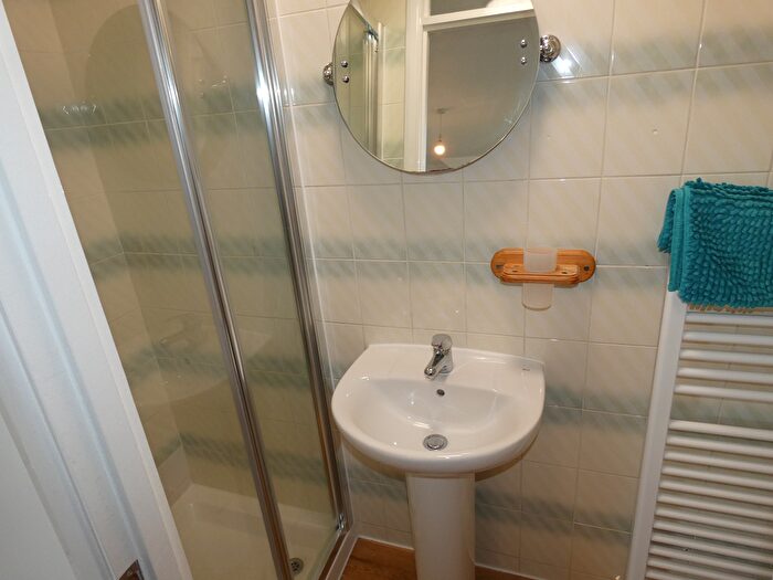 5 Bedroom Property To Rent In Westfield Avenue, Woking Surrey, GU22