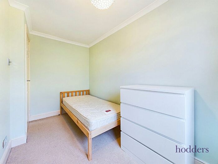 2 Bedroom End Of Terrace House To Rent In Quincy Road, Egham, Surrey, TW20