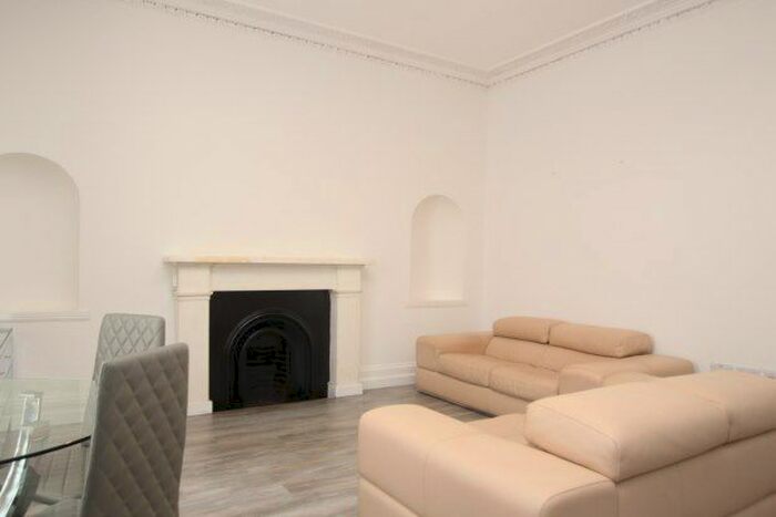 2 Bedroom Flat To Rent In Viewfield Place, Stirling, FK8
