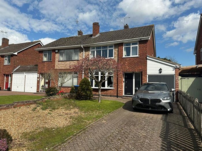 3 Bedroom Semi-Detached House For Sale In Clinton Lane, Kenilworth, CV8